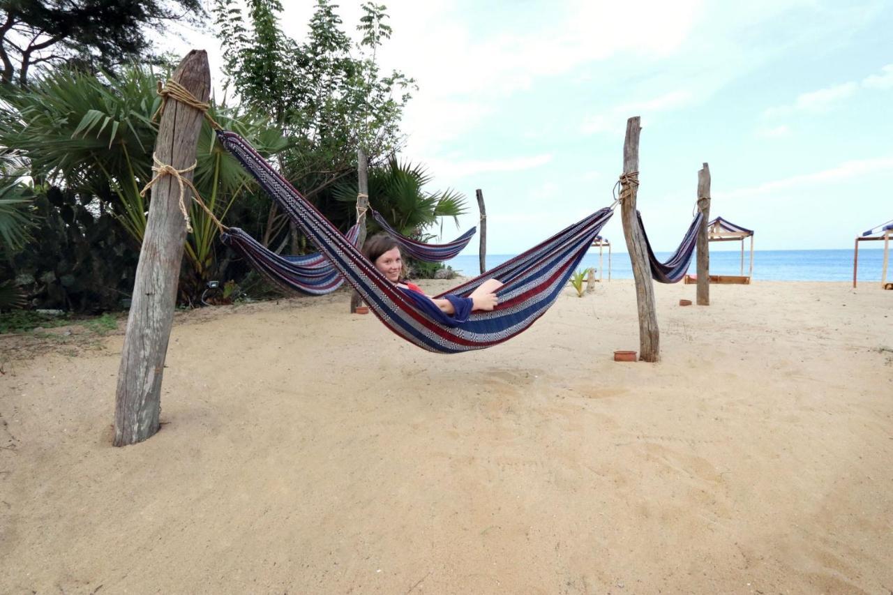 Feel The Waves Hotel Arugam Bay Exterior foto