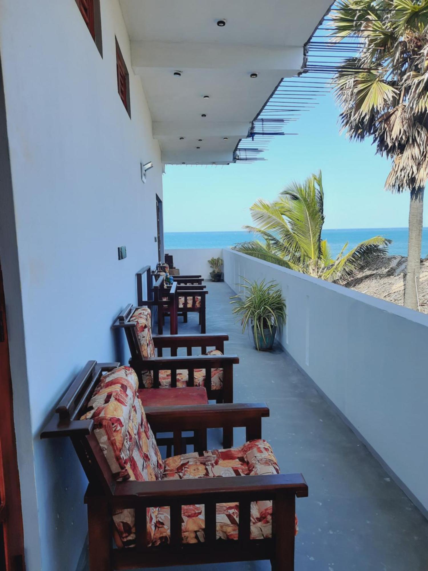 Feel The Waves Hotel Arugam Bay Exterior foto